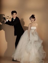 -易摄影婚纱摄影工作室