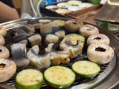 -围炉肉舍•炭烤活鳗•丹东海鲜烤肉(步行街店)