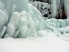 -大平台龙居瀑布旅游区