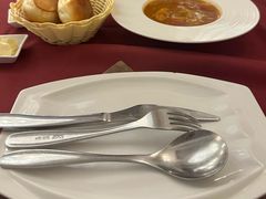 罗宋汤和沙拉~-红房子西菜馆(淮海中路店)