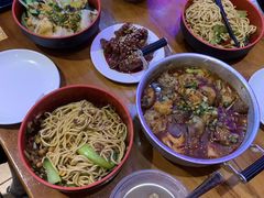 -爆炸头阿姨小四川正宗川味小吃(无任何分店)