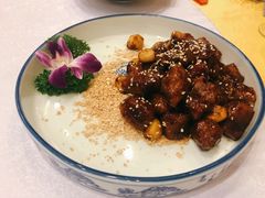 黑蒜子牛肉粒-卫鼎轩·家宴(水上公园店)