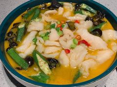 椒麻鱼片-小船渔村•大连菜•大连焖鱼(明泽街店)