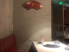 卡座-京韵胡同·酱香羊蝎子火锅涮肉(长寿路店)
