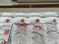 -翰佐蔡司小乐圆·依视路星趣控·暴龙眼镜折扣店