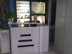 -提一眼镜·蔡司·依视路(小寨店)