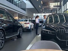 -上海宝信宝马4S店