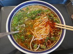 -云阿蛮云南生烫牛肉米线(奉贤路店)