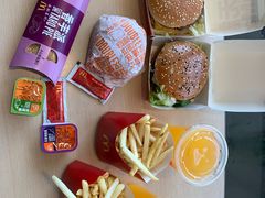 -麦当劳(展览路店)