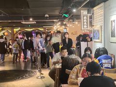 大堂-四季民福烤鸭店(西单华威约饭街店)
