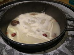 黑胡椒猪肚鸭架锅-三人行骨头王火锅(长寿店)