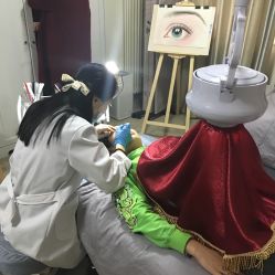 -一个差评成就的纹眉店