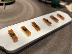 鱼子酱脆皮松板肉-一川二水•粤川醉(CP静安店)