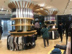 -lululemon(上海浦东IFC店)