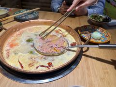 -洱火云南酸菜牛肉火锅(石景山当代商城店)