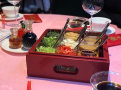 -鲜入围煮花胶鸡海鲜火锅