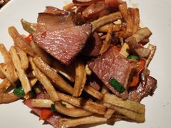 萝卜干炒腊肉-绿茶餐厅(同成街华联店)