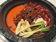-卤校长老火锅(杨家坪直营店)