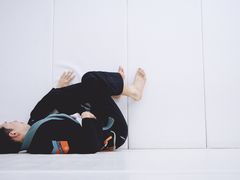 -菠萝格斗巴西柔术训练馆