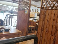 大堂-老东镇啤酒屋海鲜加工·蒸汽海鲜·海鲜烧烤(台东店)