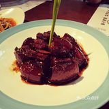 上面撒了一点新鲜橙皮颗粒，很解腻。独特的甲鱼做法