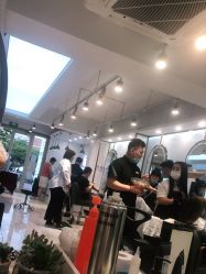 -妃格美发沙龙·烫发·染发