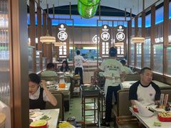 -洪氏嗨捞·广东猪肚鸡·椰子鸡火锅(西咸万象城店)
