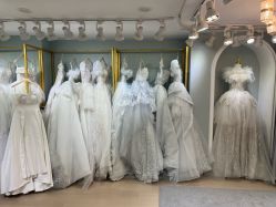 -衣贝姿婚纱礼服馆