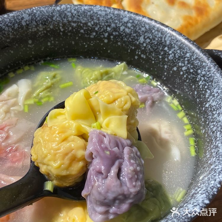 🌊青岛必尝!特色手作鱼汤馄饨🍲