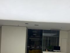 -卡罗酒店(东门晒布地铁站店)