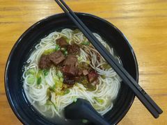 -花溪巷牛肉粉(泉城路店)