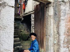 -高荡千年布依古寨旅游景区