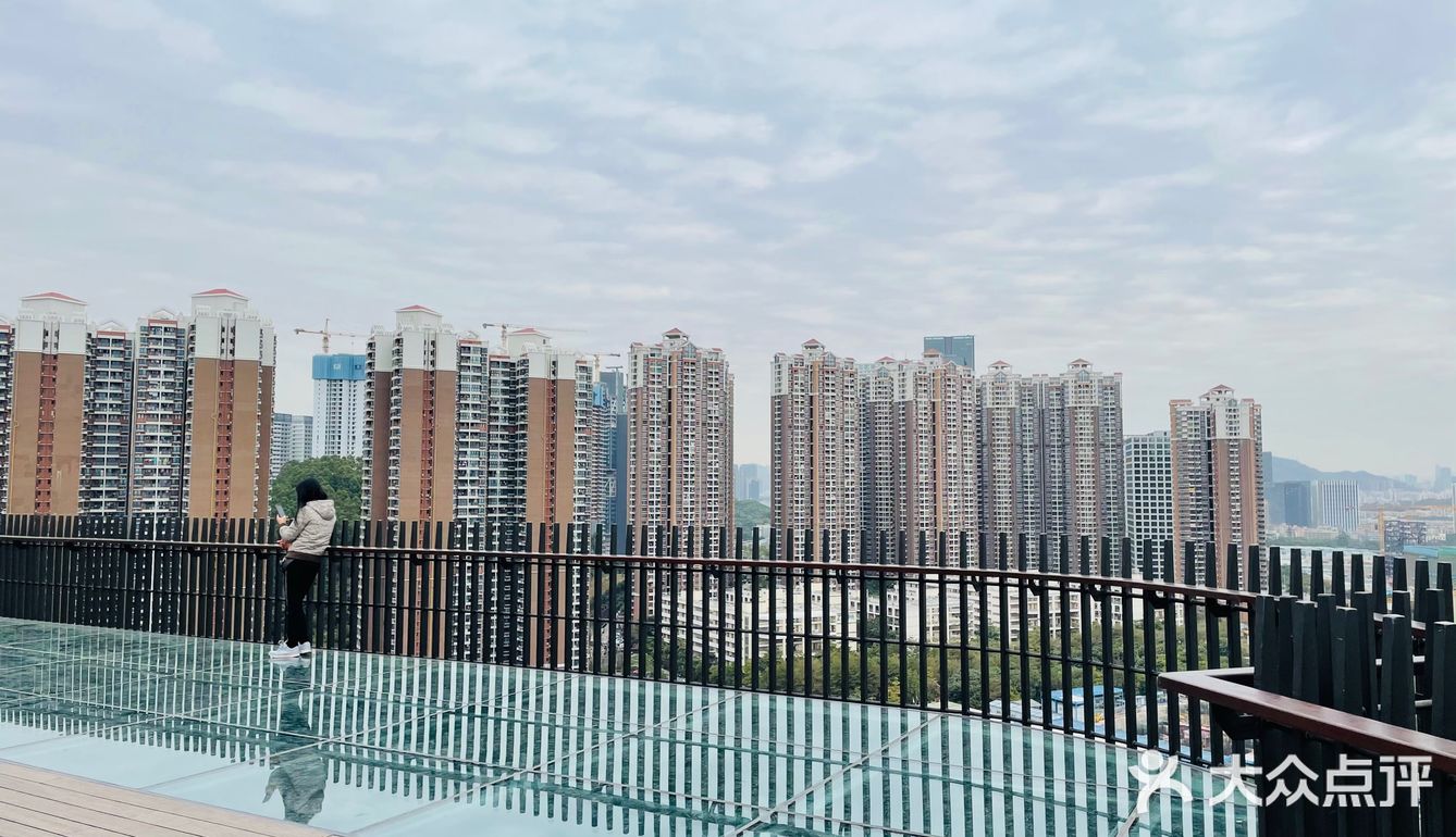 周末过来溜娃爬山棒棒的，唯一的缺点就是交通不太便利