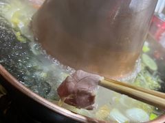 -果松木炭酸菜铜火锅·外婆参鸡汤