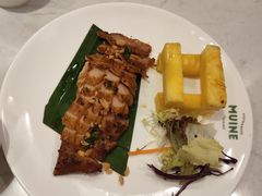 西贡炭烧烤猪颈肉配菠萝-美奈小馆·越南料理(中航城君尚购物中心店)