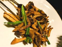盐焗菌菇-丝路金桃·新疆菜(徐汇店)