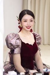 -欣薇婚纱(新源乐汇城店)