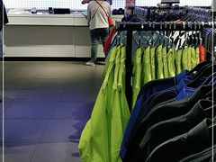 -唯品会(北京国瑞城店)