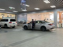 -成都锦泰一汽丰田4S店(龙泉驿区店)