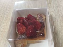 甜馨草莓起酥-巴黎贝甜(杨浦宝地店)