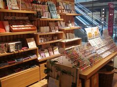 -百新书局(尚悦湾店)