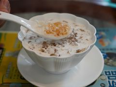 椰汁银耳桃胶羹-甜津美