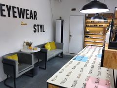 -罗伯特眼镜·蔡司官方授权(罗湖国贸店)