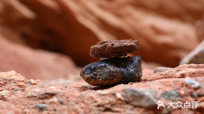 天山神秘大峡谷图片