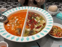 姚姚酸菜鱼拼番茄鱼-姚姚酸菜鱼·金戈戈香港豉油鸡(喜荟城联名店)