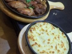 -老东镇啤酒屋海鲜加工·蒸汽海鲜·海鲜烧烤(台东店)