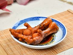 卤水鸡脚-广信牛奶甜品世家(台东店)