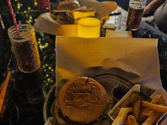 -BOURBON 玻本美式餐厅酒吧(虹桥新天地店)