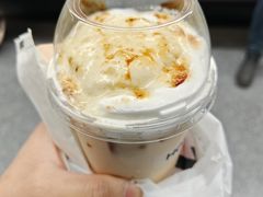 岩烧流心·香草木薯锡兰-HOT CRUSH趁热集合·现烤面包(上海环球港店)