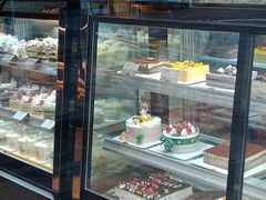 面包甜点陈列柜-皇冠幸福里动物奶油生日蛋糕(万达店)